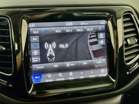 Used 2019 Jeep Compass Limited AWD/4WD image 18