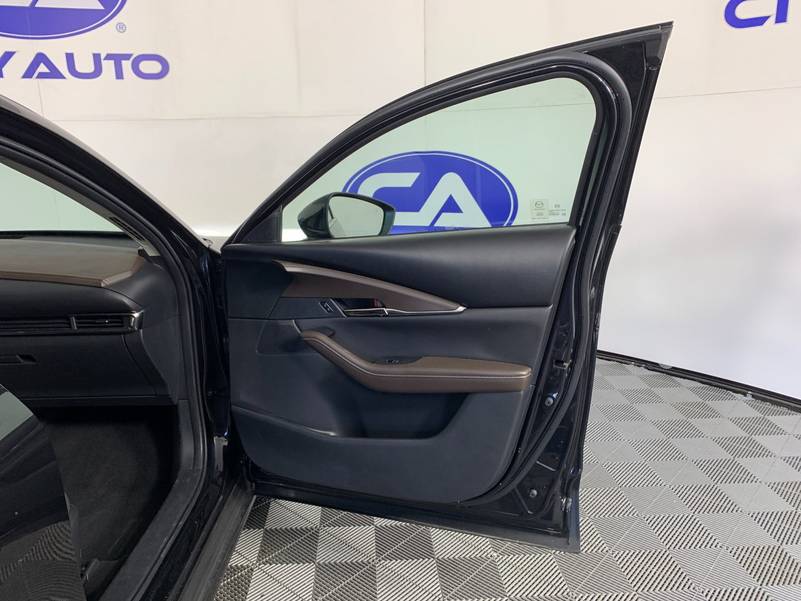 Used 2022 MAZDA CX-30 AWD 2.5 S w/ Premium Package image 39