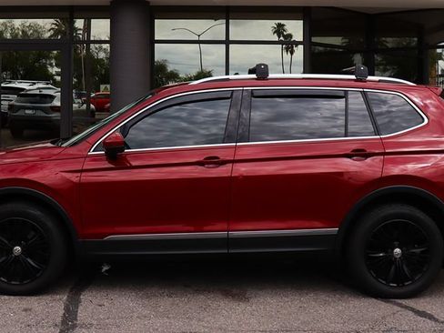 Used 2018 Volkswagen Tiguan SEL w/ 3rd Row Seat Package AWD/4WD image 8