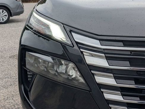 Certified 2024 Nissan Rogue SV image 10