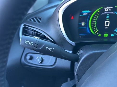 Used 2017 Chevrolet Volt LT w/ Comfort Package image 24