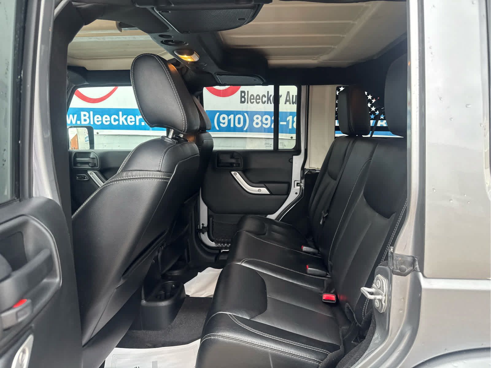 Used 2017 Jeep Wrangler Unlimited Rubicon AWD/4WD image 27