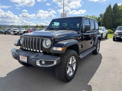 Used 2020 Jeep Wrangler Unlimited Sahara AWD/4WD image 4