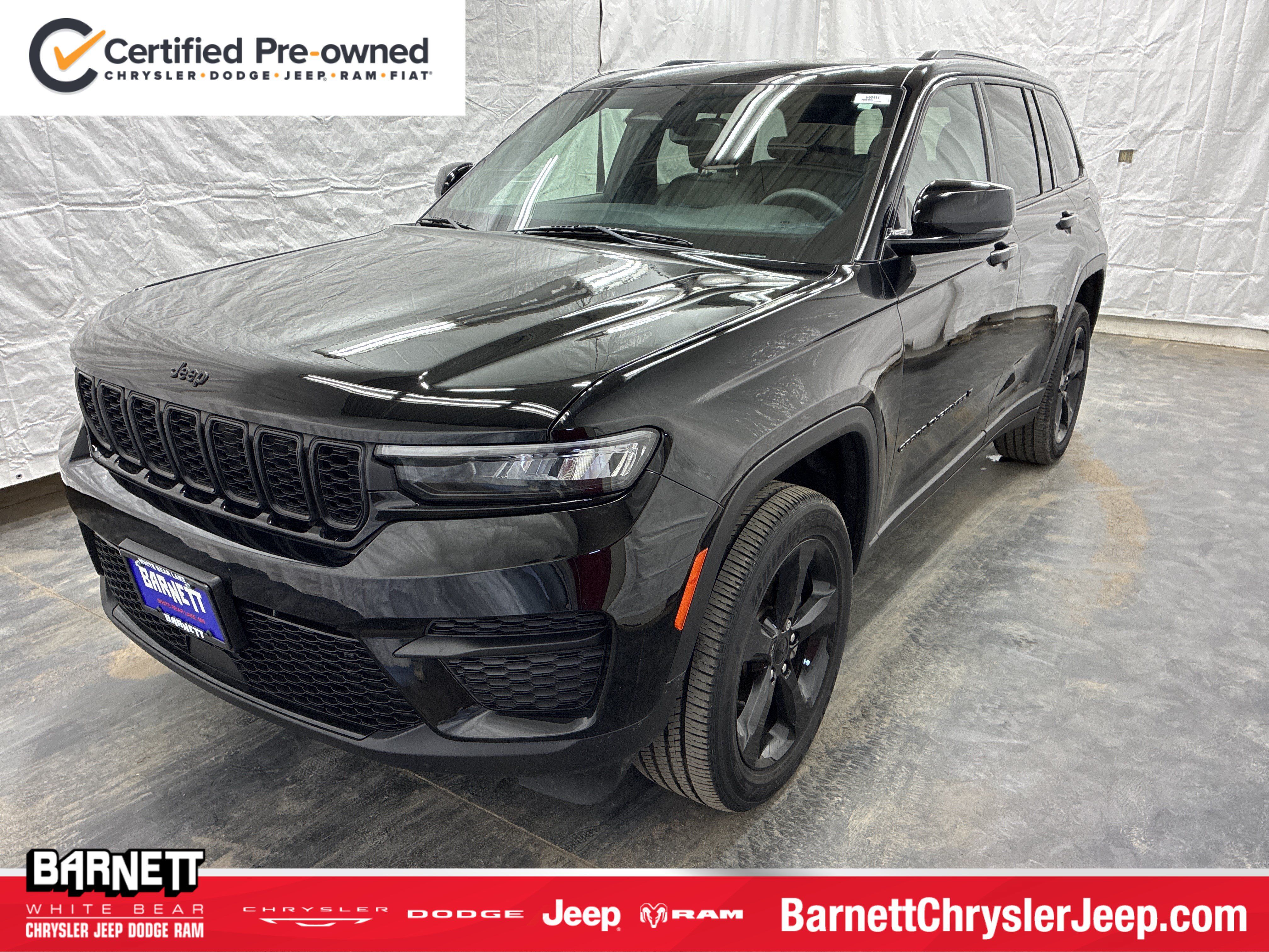 Used 2023 Jeep Grand Cherokee Altitude AWD/4WD image 1