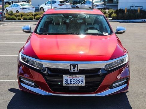 Used 2019 Honda Accord Touring image 2