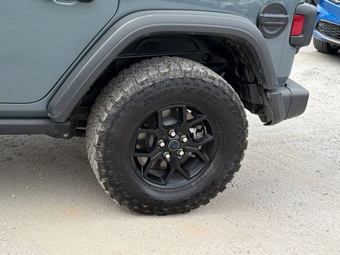 Used 2025 Jeep Wrangler Willys image 12