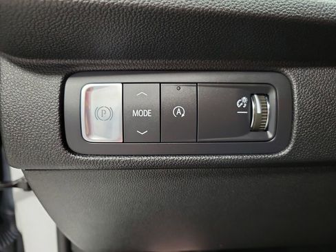 Used 2024 Chevrolet Traverse LT image 43