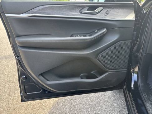 New 2026 Jeep Grand Cherokee Limited AWD/4WD image 11