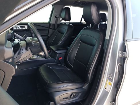 Used 2024 Ford Explorer Limited image 10