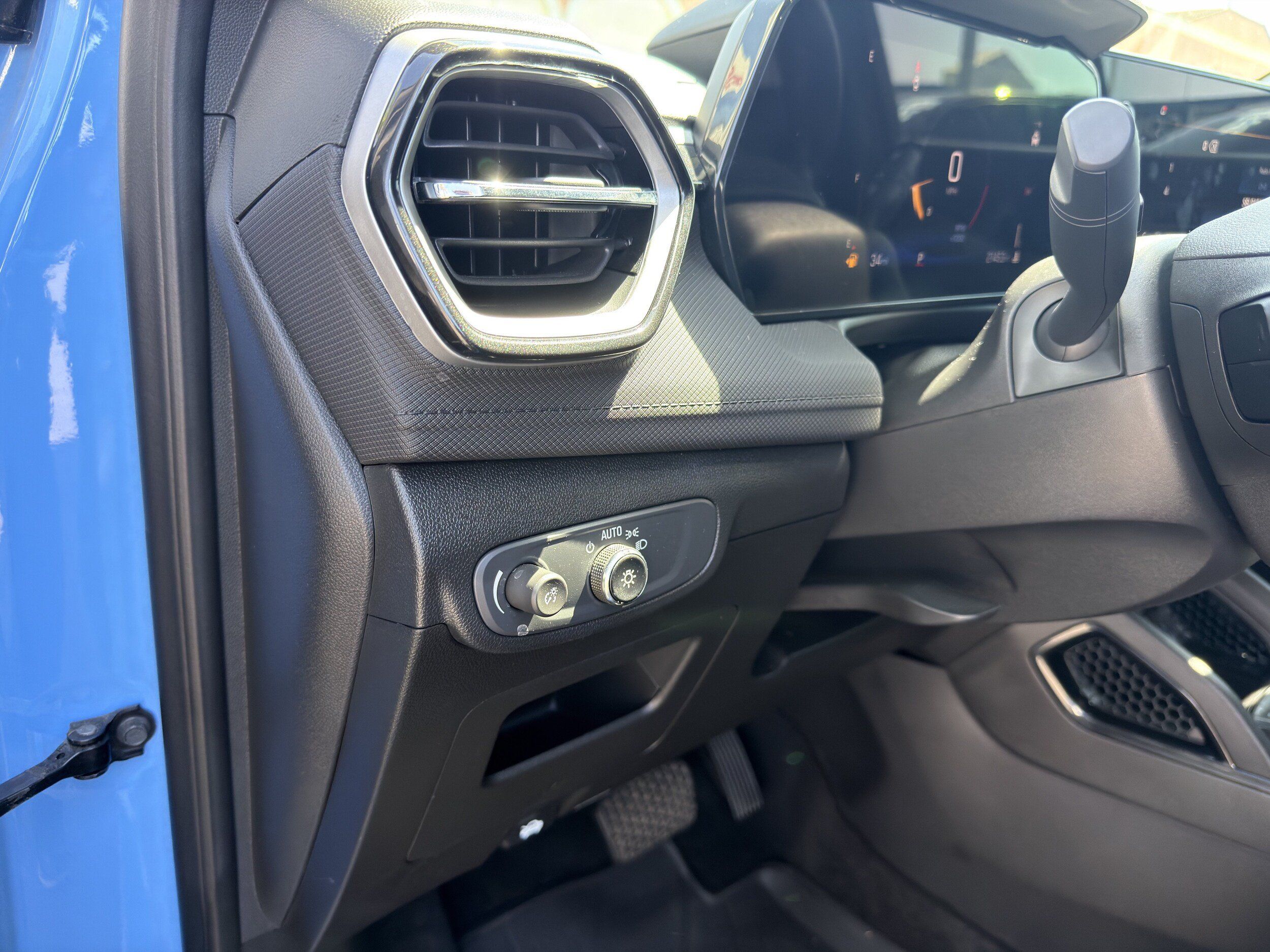 Used 2024 Chevrolet TrailBlazer LT FWD image 23