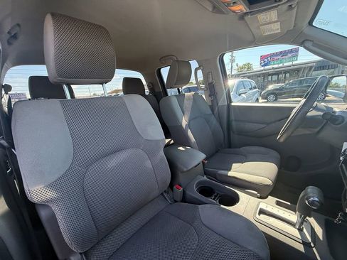 Used 2011 Nissan Frontier SV w/ SV Premium Utility Pkg RWD image 23