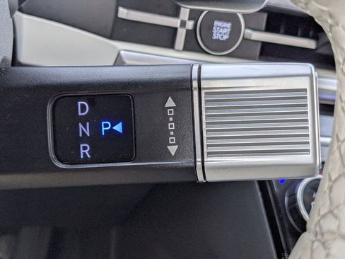 Used 2024 Hyundai Santa Fe Limited image 21