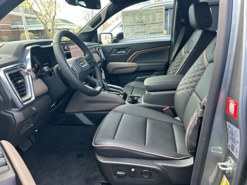 New 2026 GMC Canyon Denali image 11