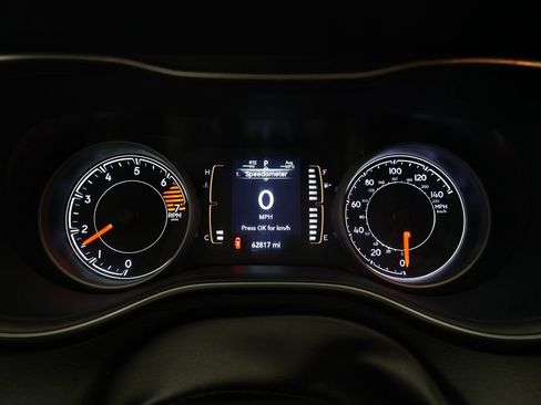 Used 2019 Jeep Cherokee Sport w/ Cold Weather Group image 2