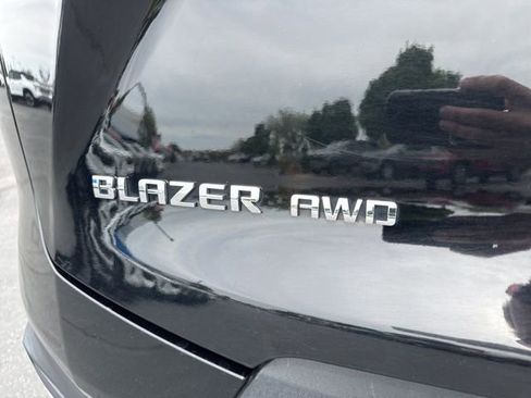 Used 2025 Chevrolet Blazer LT AWD/4WD image 10