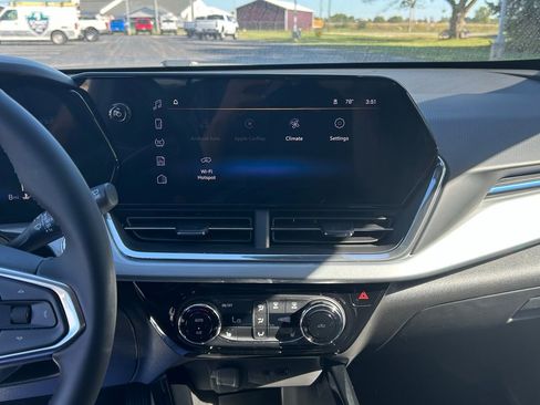 New 2025 Chevrolet Trax LT w/ LT Convenience Package image 23