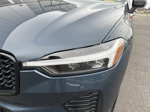 Certified 2025 Volvo XC60 B5 Plus image 8