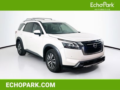 Used 2023 Nissan Pathfinder SL