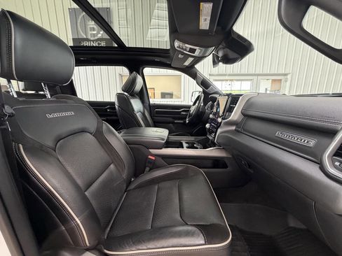 Used 2022 RAM 1500 Laramie AWD/4WD image 29