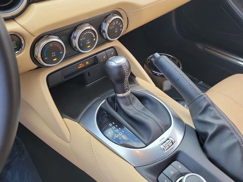 Used 2025 MAZDA MX-5 Miata Grand Touring RWD image 25