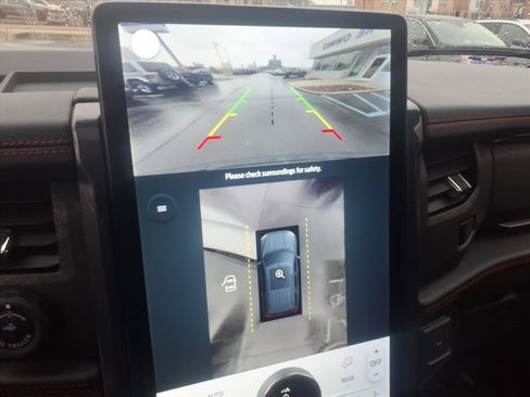 Used 2022 Ford Expedition Limited image 20