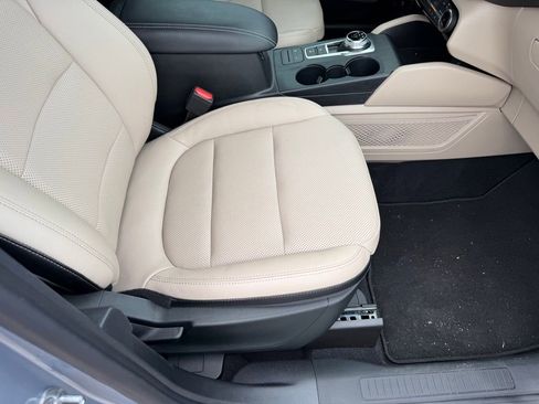 Used 2022 Ford Escape SEL FWD image 18