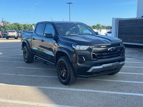 Used 2026 Chevrolet Colorado Trail Boss AWD/4WD image 8