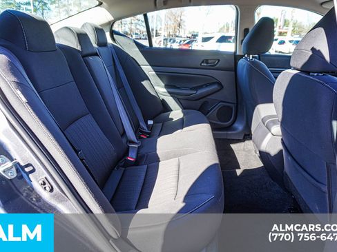 Used 2025 Nissan Altima 2.5 SV image 24