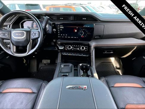 Used 2025 GMC Sierra 2500 AT4 w/ AT4 Premium Plus Package image 8