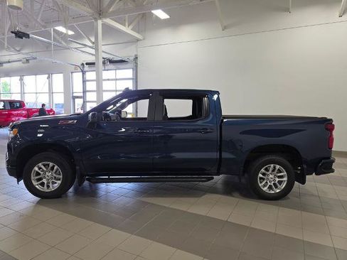 Used 2023 Chevrolet Silverado 1500 RST w/ Z71 Off-Road Package AWD/4WD image 2