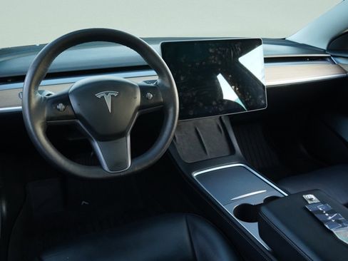 Used 2021 Tesla Model 3 Standard Range Plus image 18