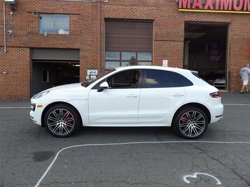 Used 2016 Porsche Macan Turbo image 3