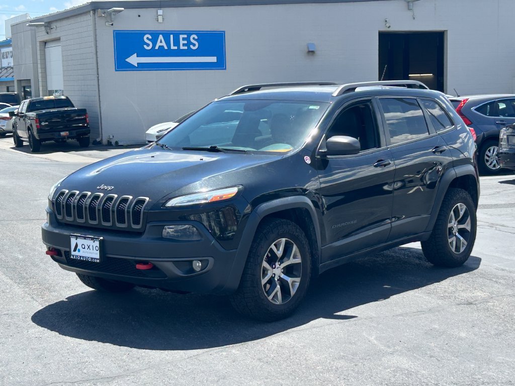 Used 2014 Jeep Cherokee Trailhawk w/ Leather Interior Group AWD/4WD image 9