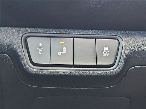 Used 2022 Kia Forte LXS w/ LXS Technology Package FWD image 13