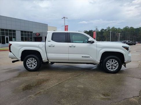 Certified 2026 Toyota Tacoma SR5 AWD/4WD image 9