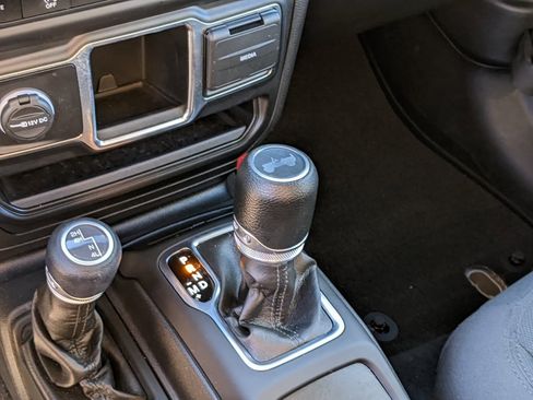 Used 2022 Jeep Wrangler Unlimited Sport image 20