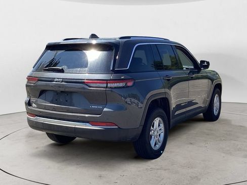 Certified 2024 Jeep Grand Cherokee Laredo AWD/4WD image 5