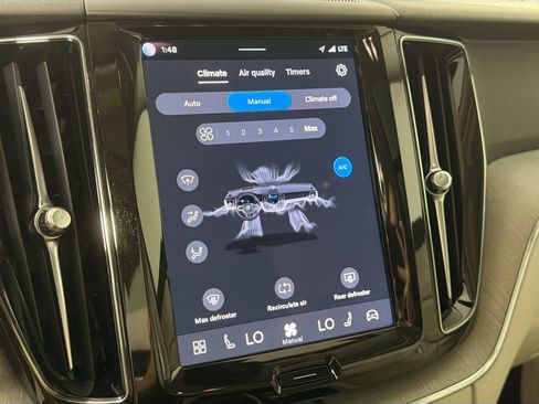 Certified 2024 Volvo XC60 B5 Plus AWD/4WD image 15