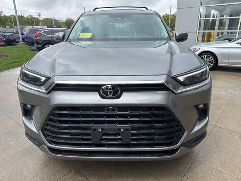 Used 2025 Toyota Grand Highlander AWD image 2