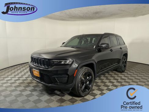 Certified 2022 Jeep Grand Cherokee Altitude image 1