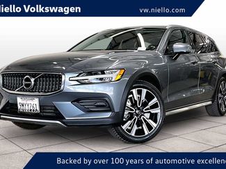 Used 2020 Volvo V60 T5 Cross Country w/ Cross Country Pro Package video 1