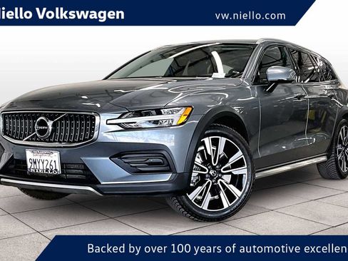 Used 2020 Volvo V60 T5 Cross Country w/ Cross Country Pro Package image 1