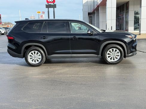 Certified 2025 Toyota Grand Highlander AWD image 2