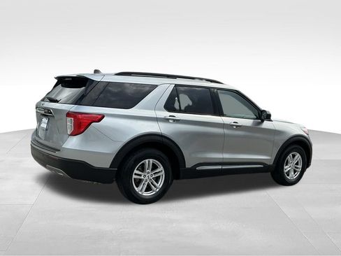 Used 2023 Ford Explorer XLT w/ Equipment Group 202A RWD image 14