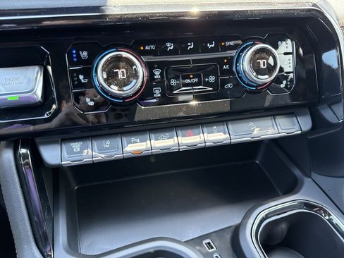 New 2026 GMC Sierra 3500 AT4 w/ AT4 Premium Plus Package AWD/4WD image 17