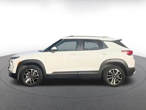 Used 2025 Chevrolet TrailBlazer LT image 9