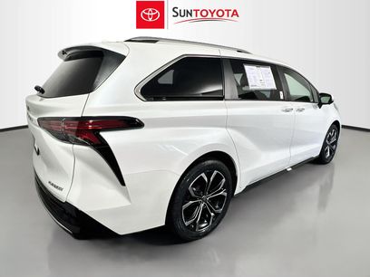 Used 2025 Toyota Sienna Platinum