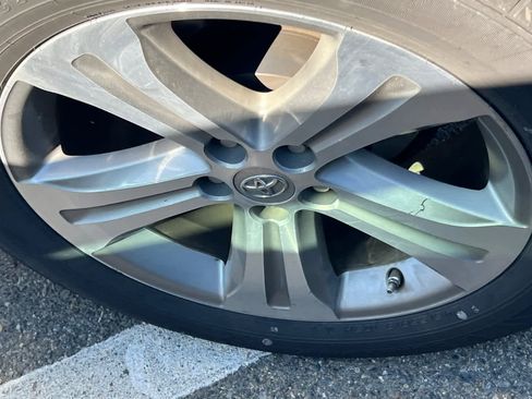 Used 2013 Toyota Highlander Limited image 18