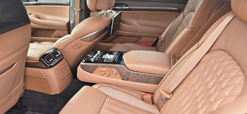 Used 2022 Genesis G90 5.0 Ultimate AWD/4WD image 20