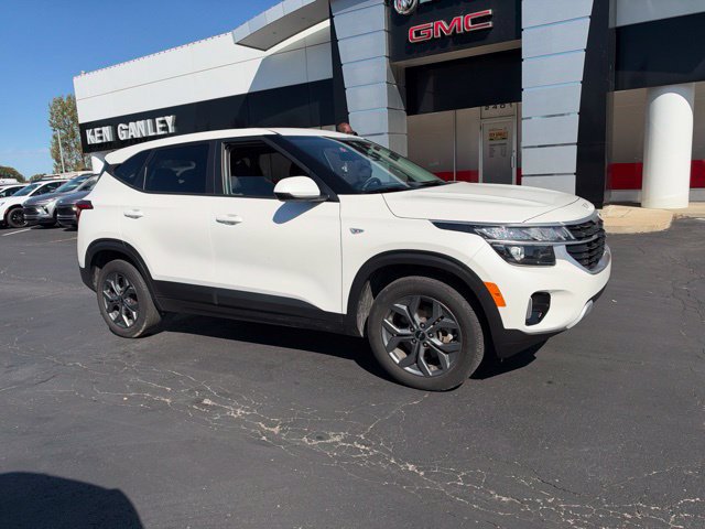 Used 2024 Kia Seltos LX AWD/4WD image 3